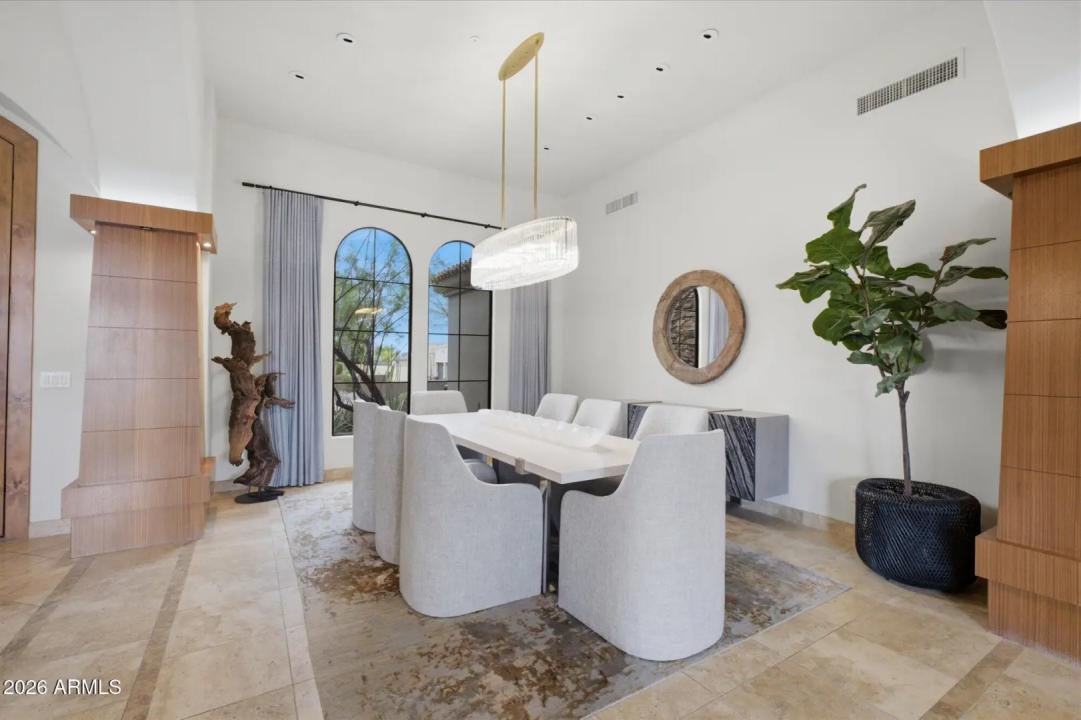 Real Estate Picture 10