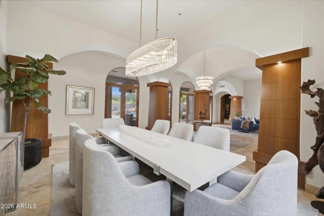 Real Estate Picture 11