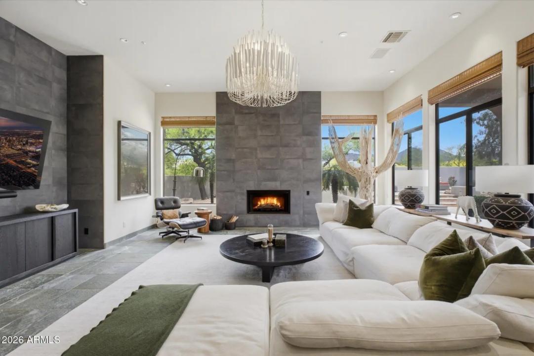 Real Estate Picture 12