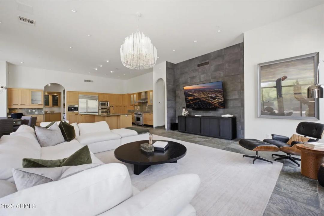 Real Estate Picture 13