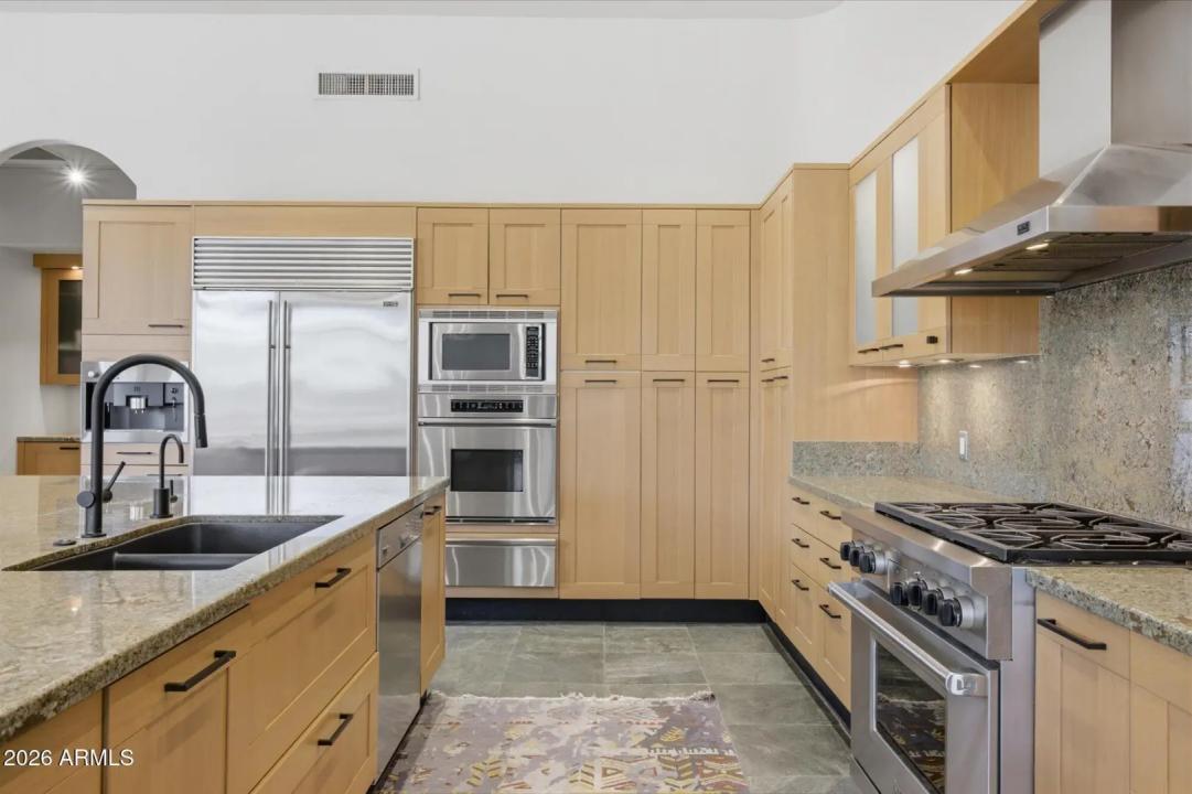 Real Estate Picture 19