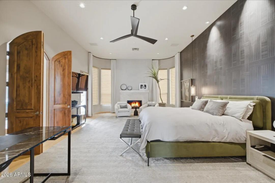 Real Estate Picture 24