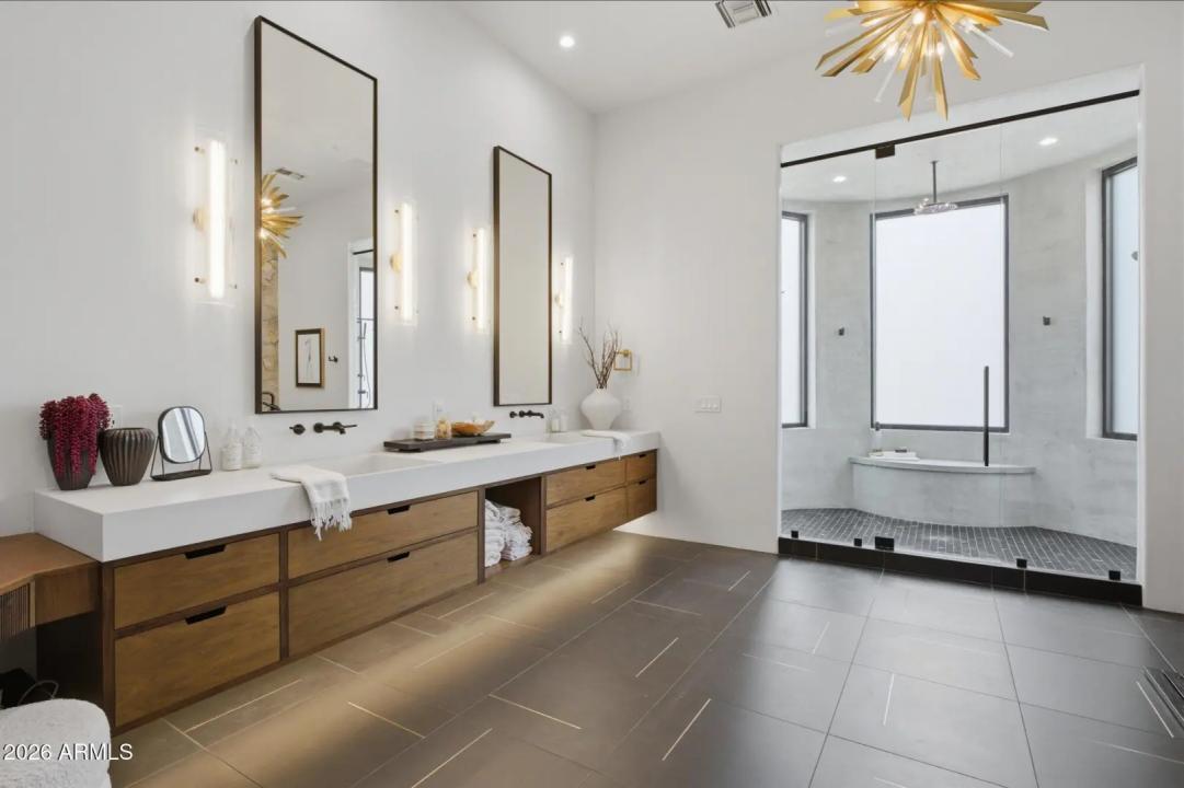 Real Estate Picture 26