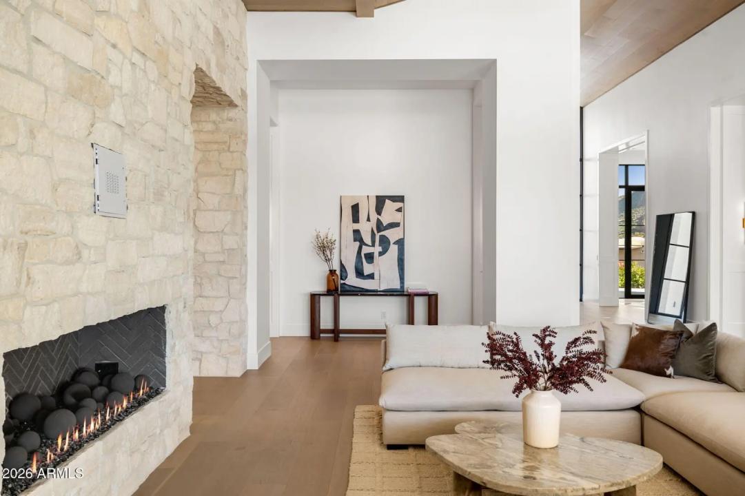 Real Estate Picture 8