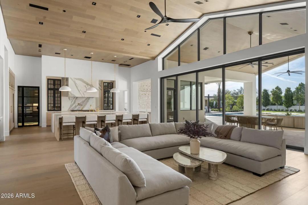 Real Estate Picture 10