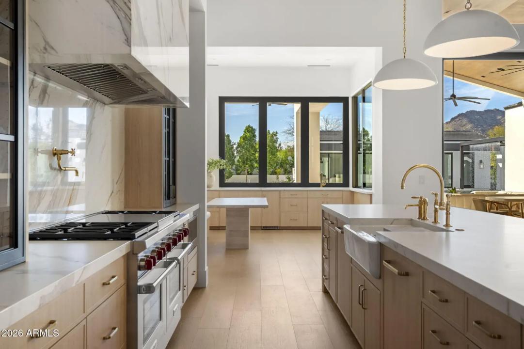 Real Estate Picture 15