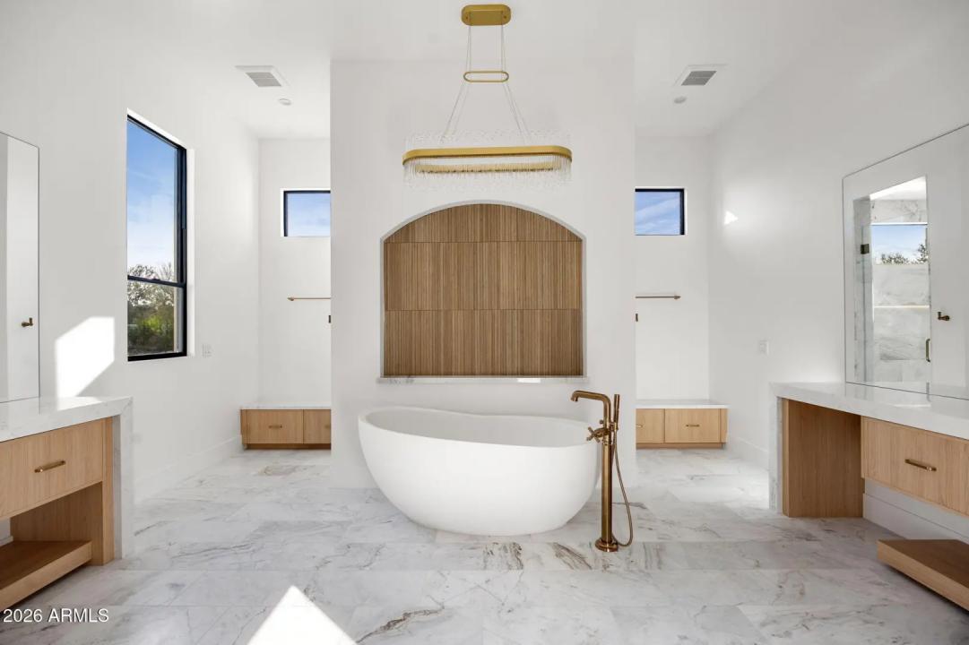 Real Estate Picture 23