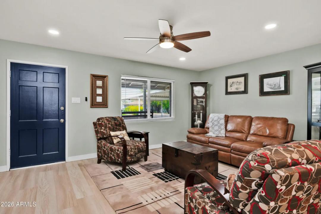 Real Estate Picture 5