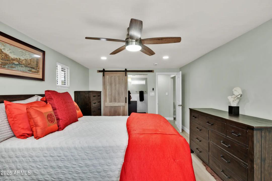 Real Estate Picture 14