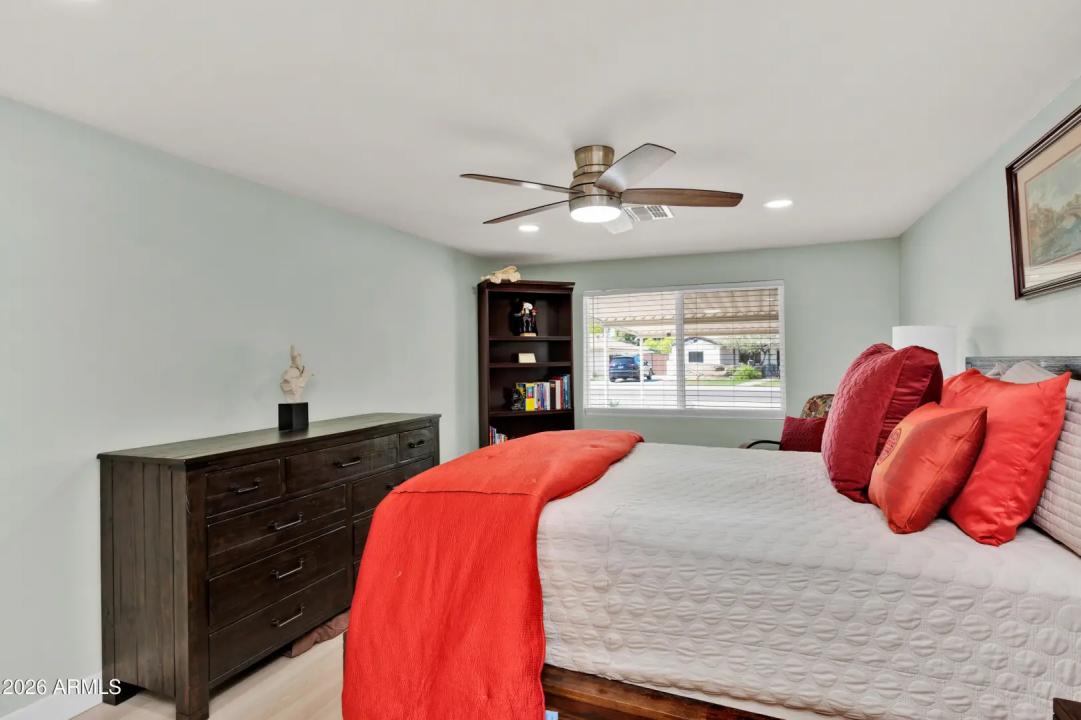 Real Estate Picture 15