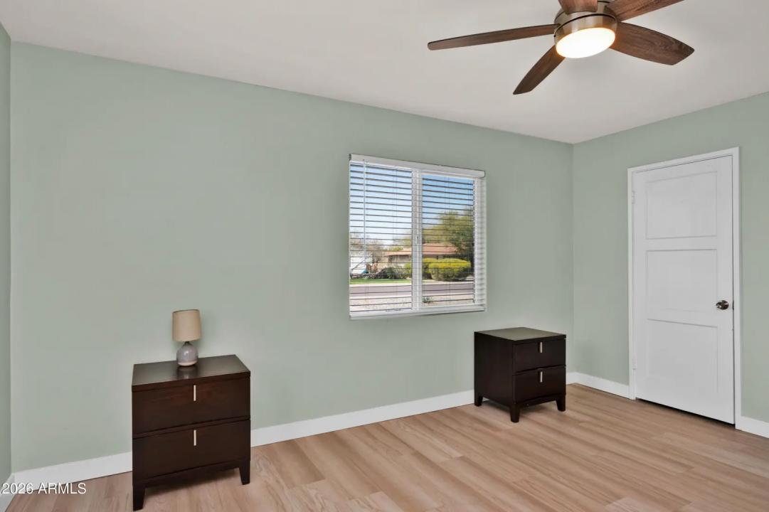 Real Estate Picture 22