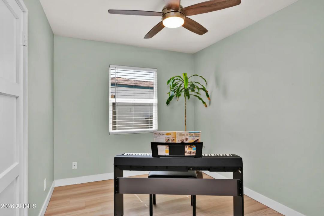 Real Estate Picture 23