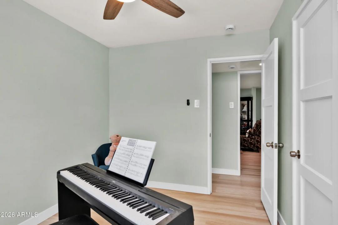 Real Estate Picture 24