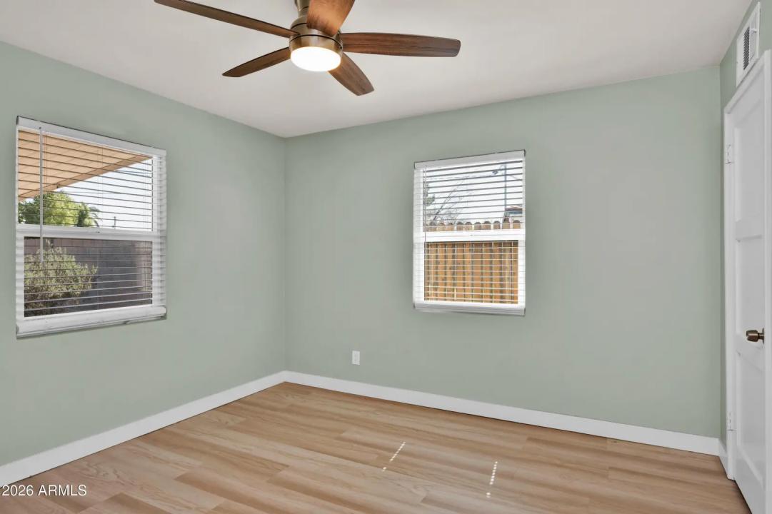 Real Estate Picture 25