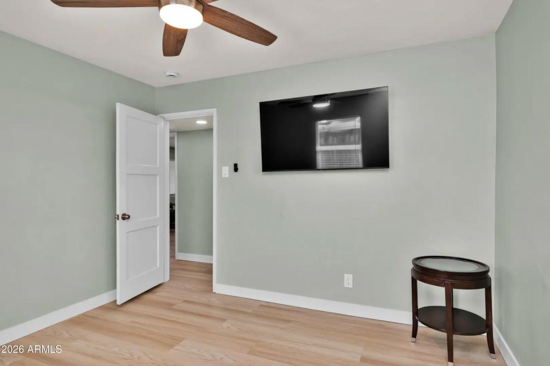 Real Estate Picture 26