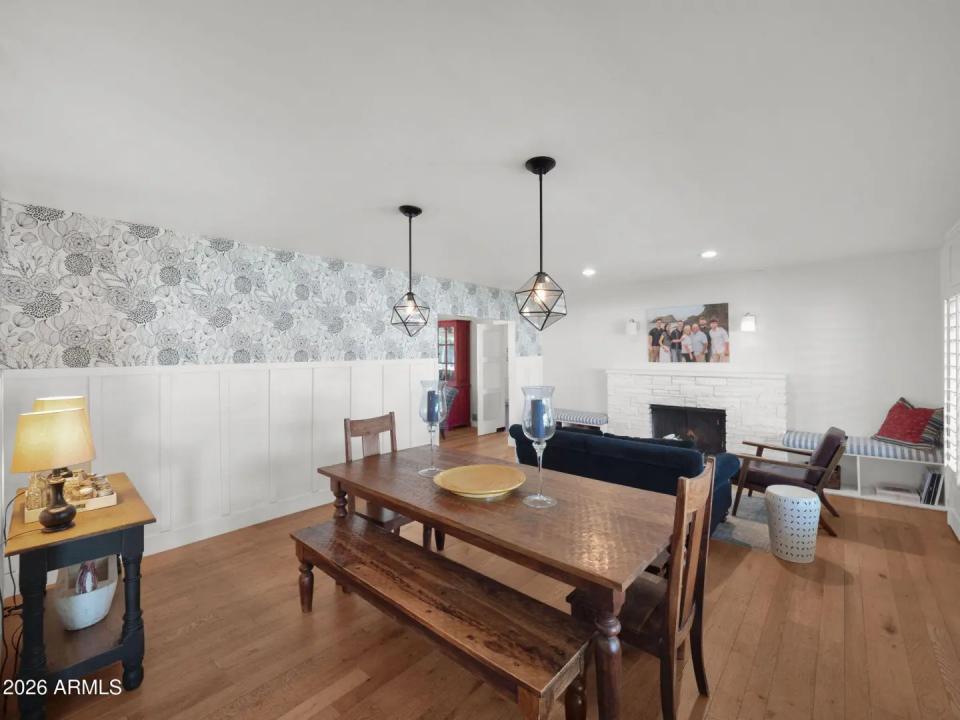 Real Estate Picture 12