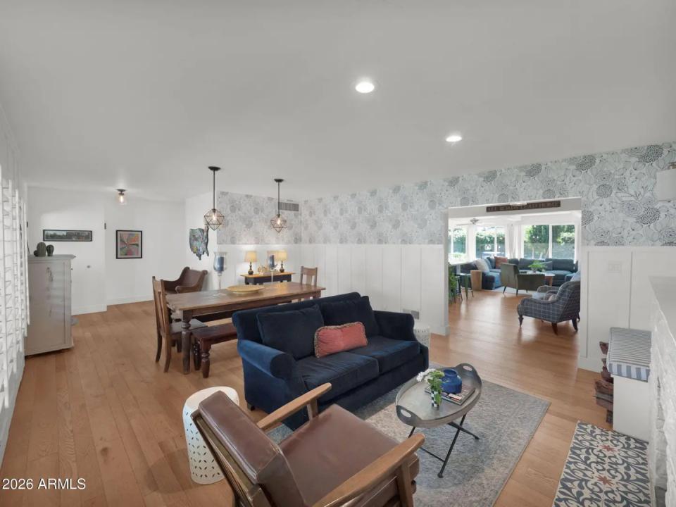 Real Estate Picture 14