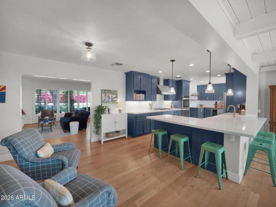 Real Estate Picture 16