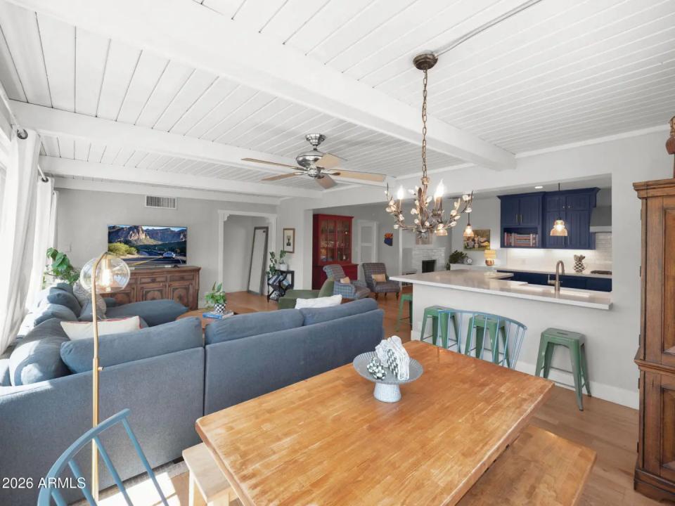 Real Estate Picture 24