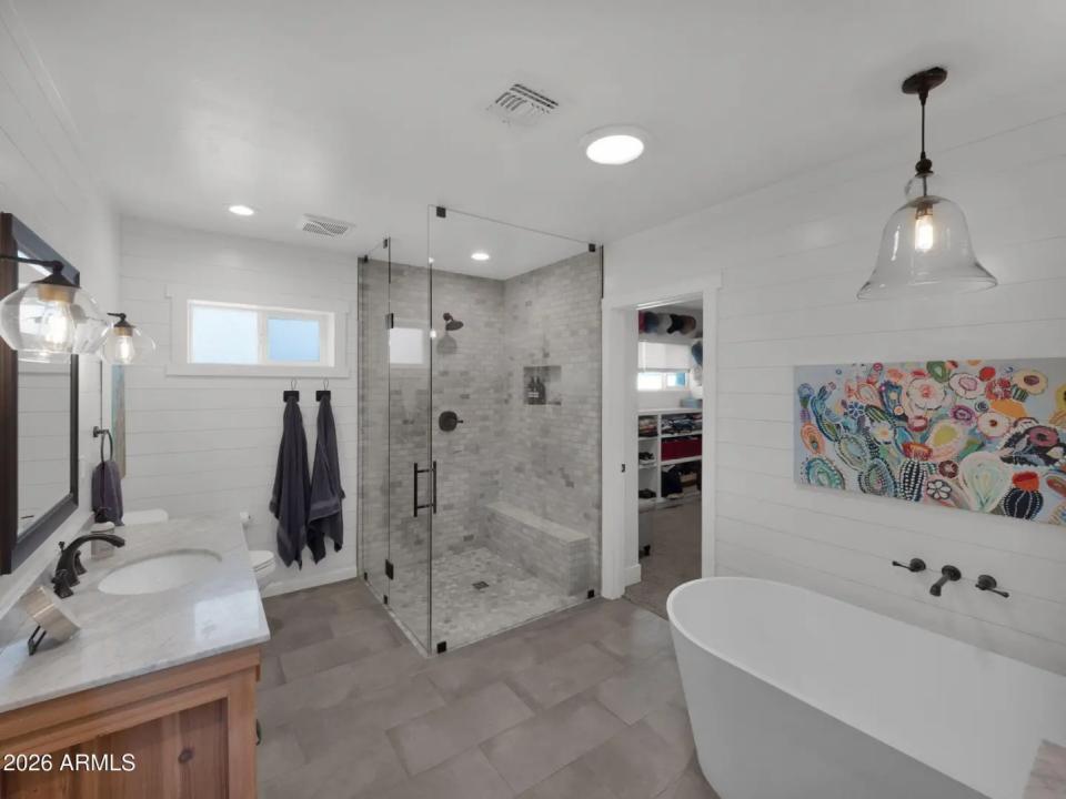 Real Estate Picture 30