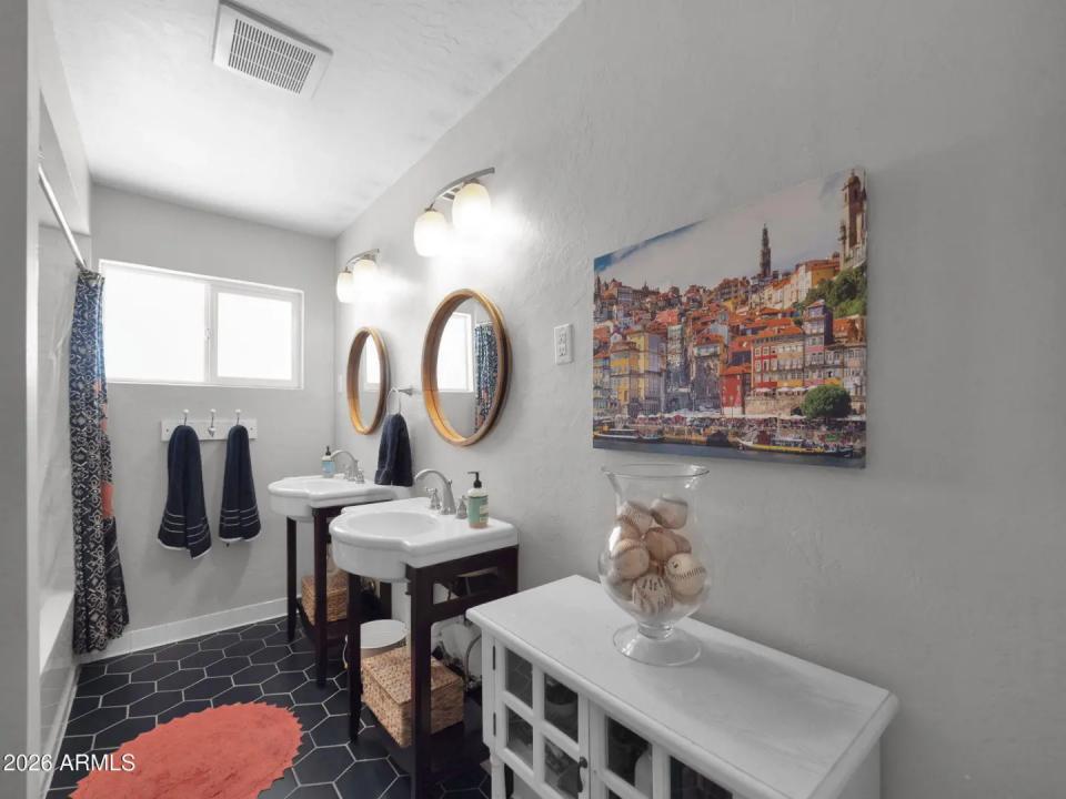 Real Estate Picture 36