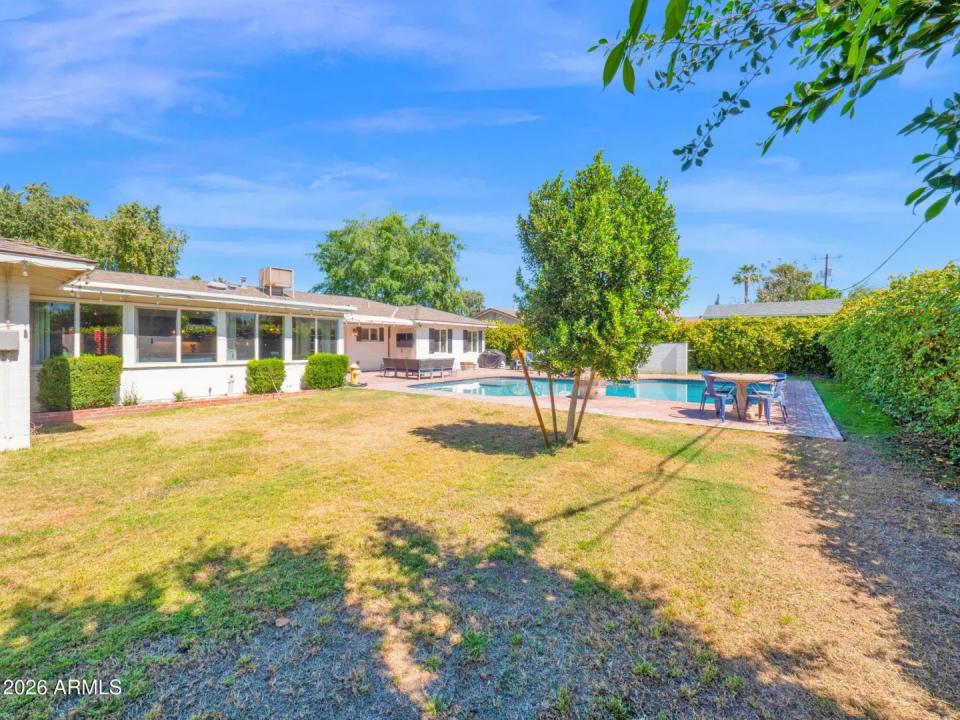 Real Estate Picture 50