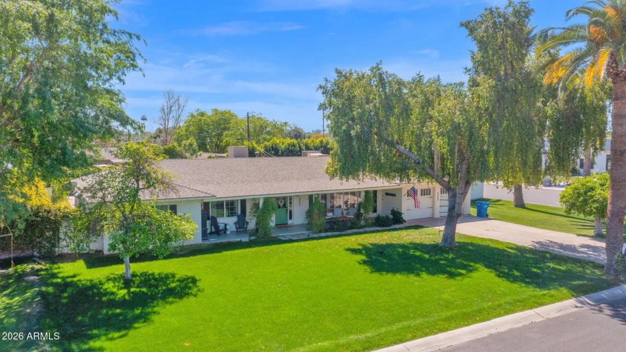 Real Estate Picture 8