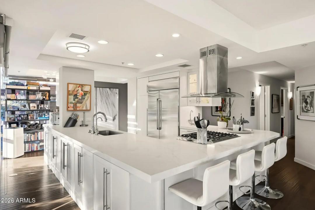 Real Estate Picture 16