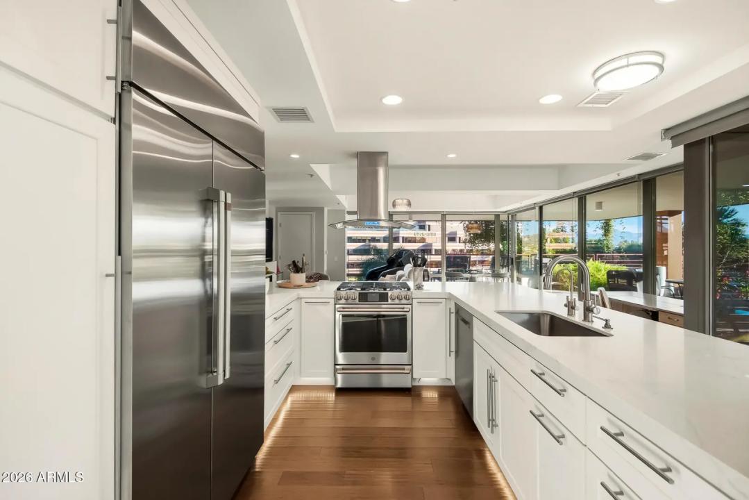 Real Estate Picture 24