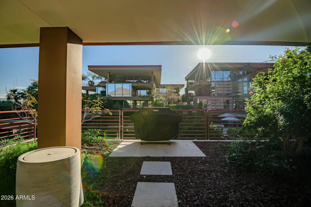 Real Estate Picture 3