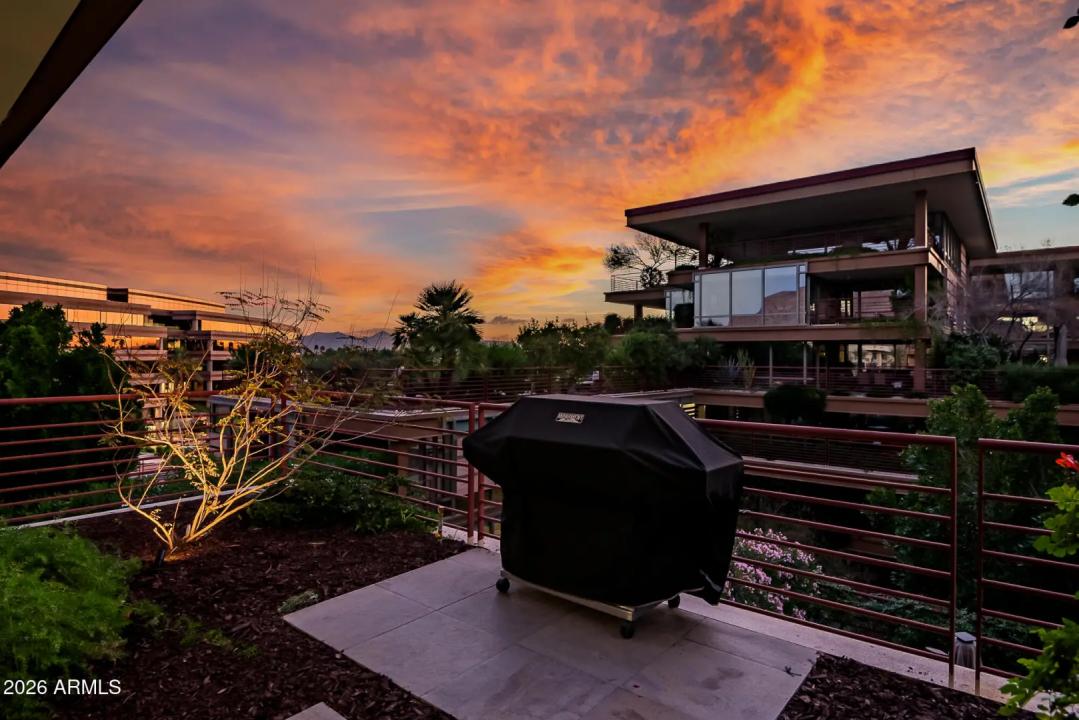 Real Estate Picture 10