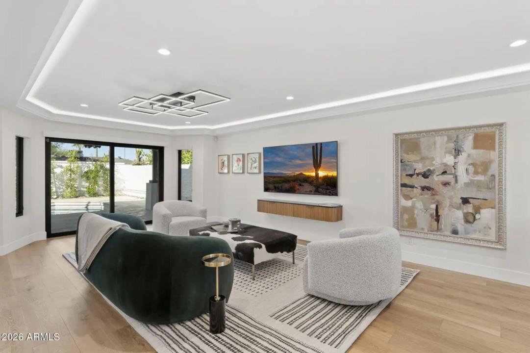 Real Estate Picture 10