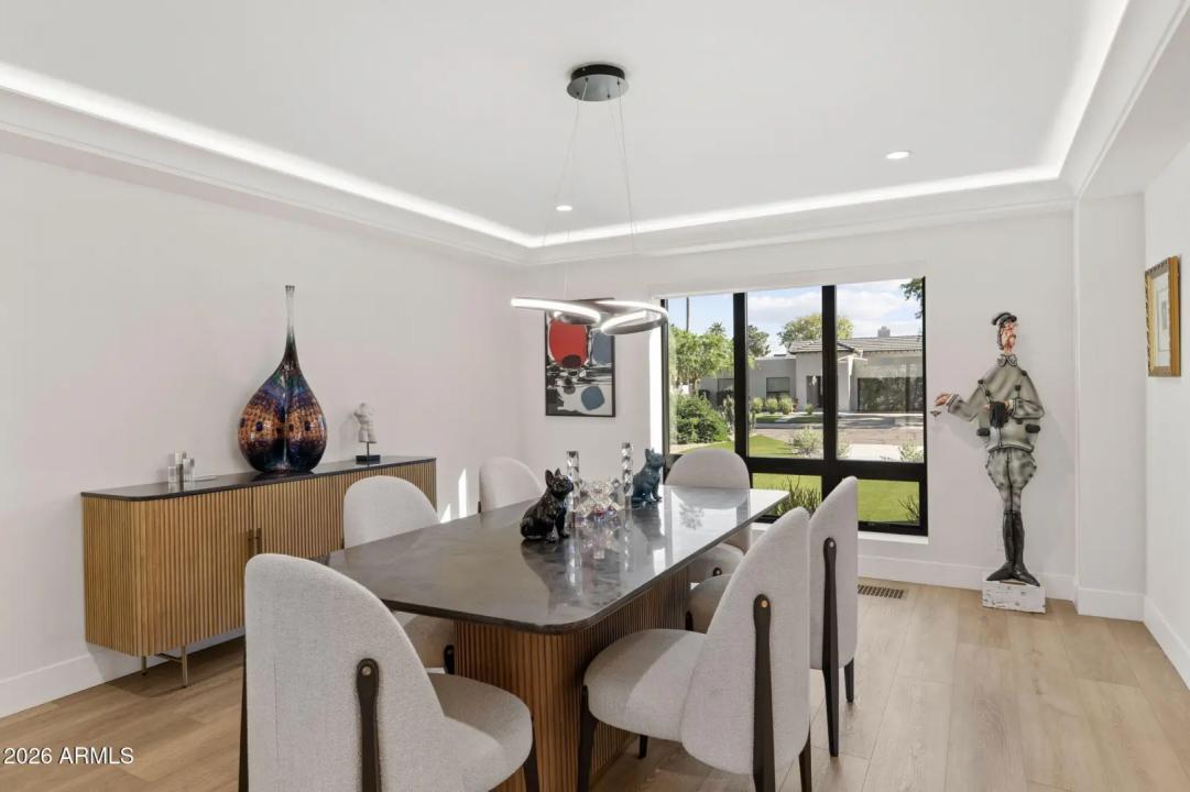 Real Estate Picture 11