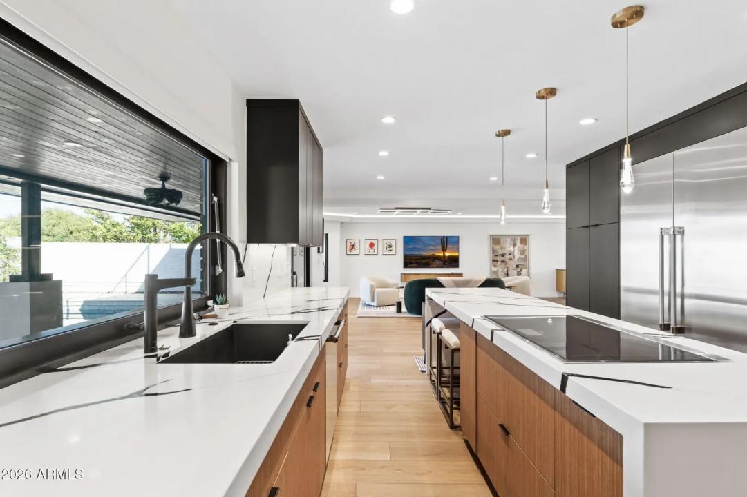 Real Estate Picture 17