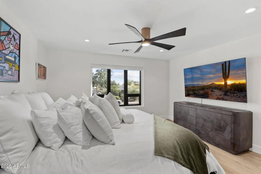 Real Estate Picture 22