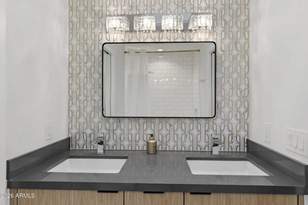 Real Estate Picture 23