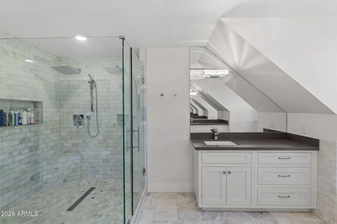 Real Estate Picture 27