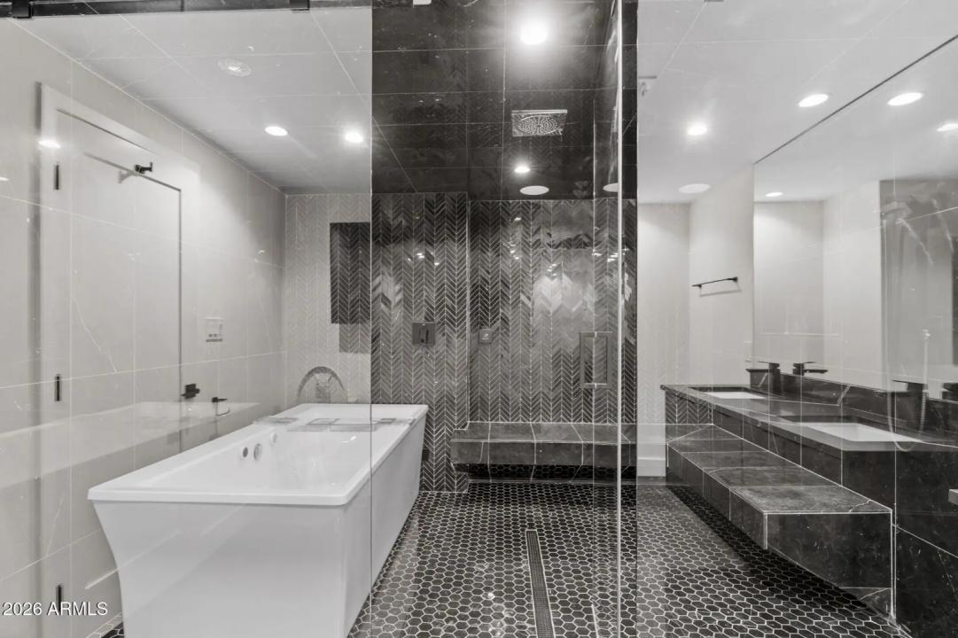 Real Estate Picture 44