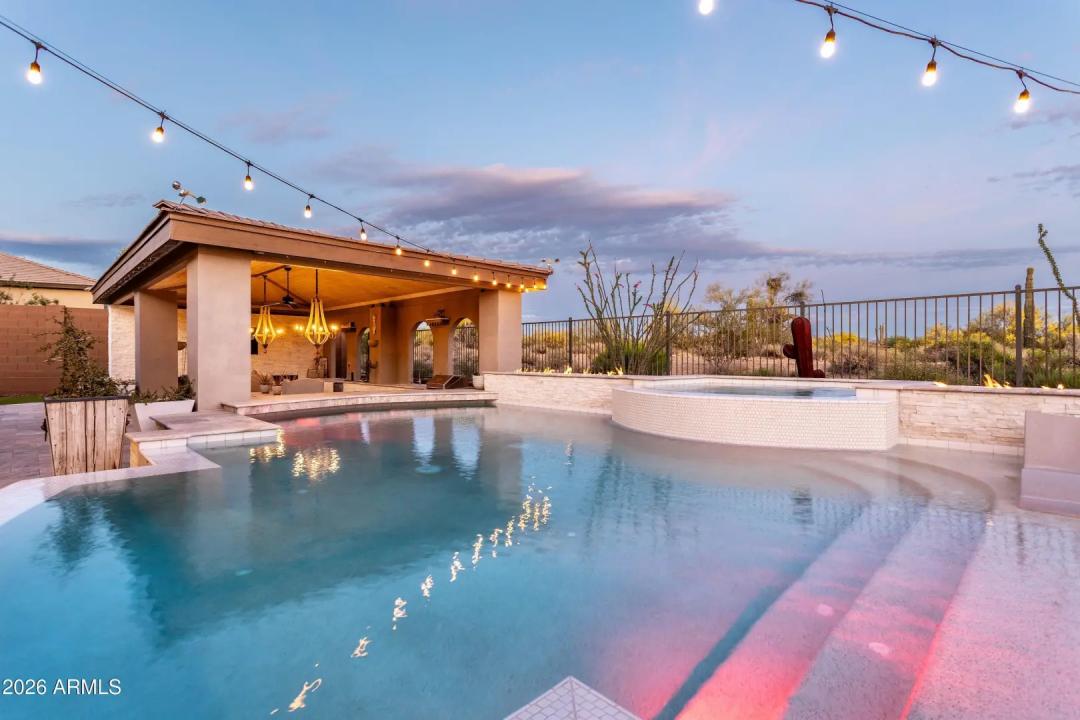 Real Estate Picture 3