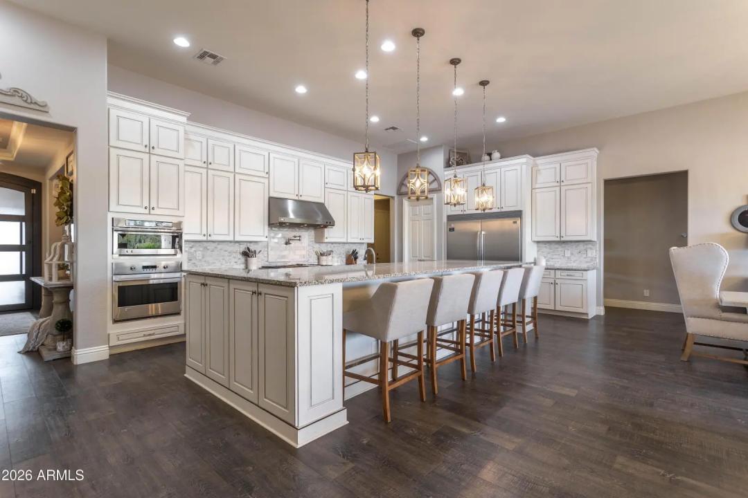 Real Estate Picture 5