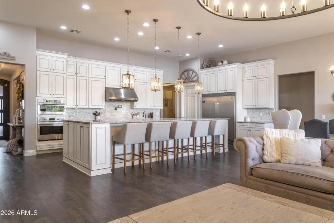 Real Estate Picture 7