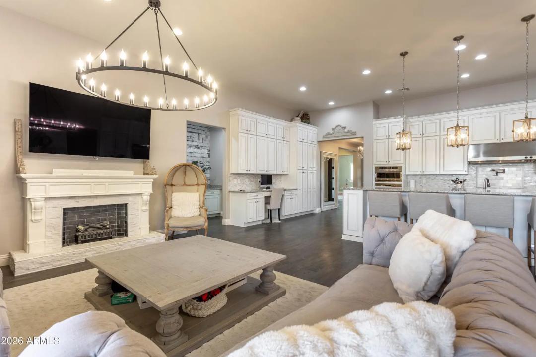 Real Estate Picture 15