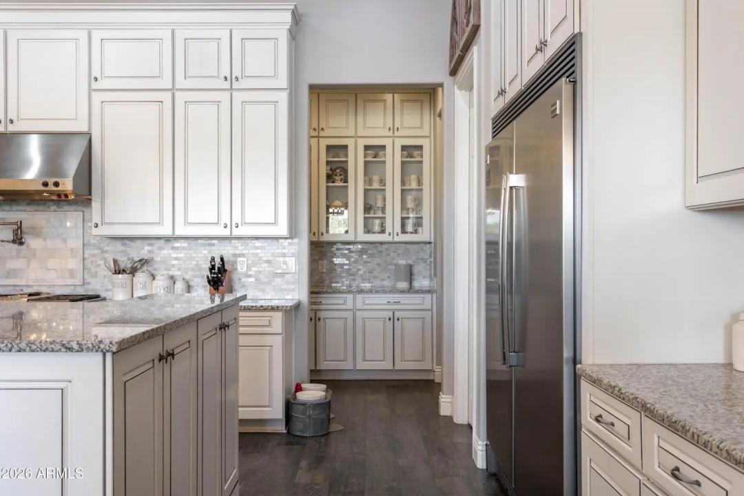 Real Estate Picture 13