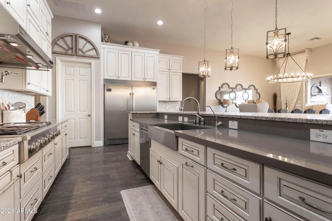 Real Estate Picture 9