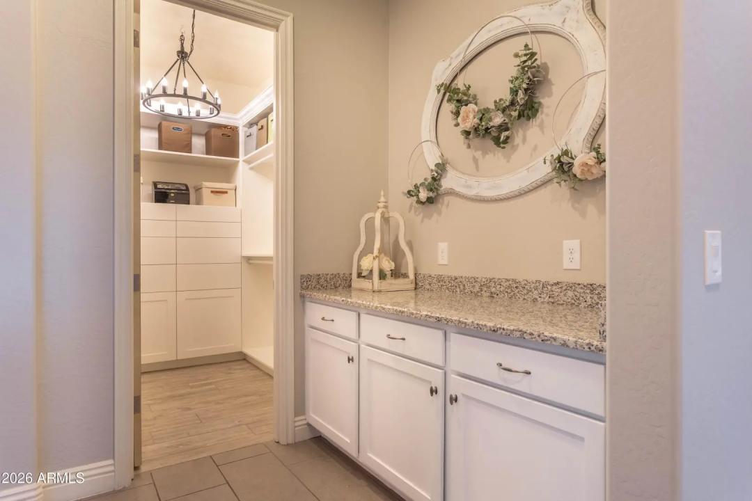 Real Estate Picture 25