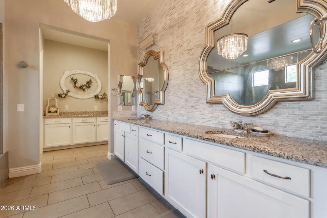 Real Estate Picture 22