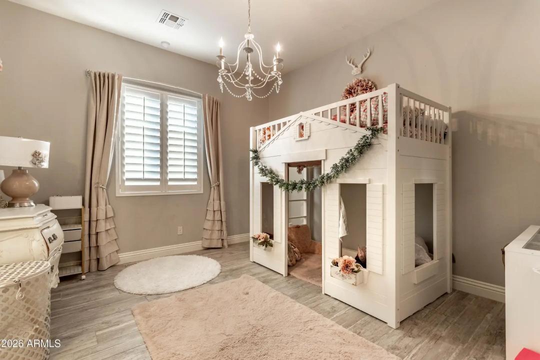 Real Estate Picture 29