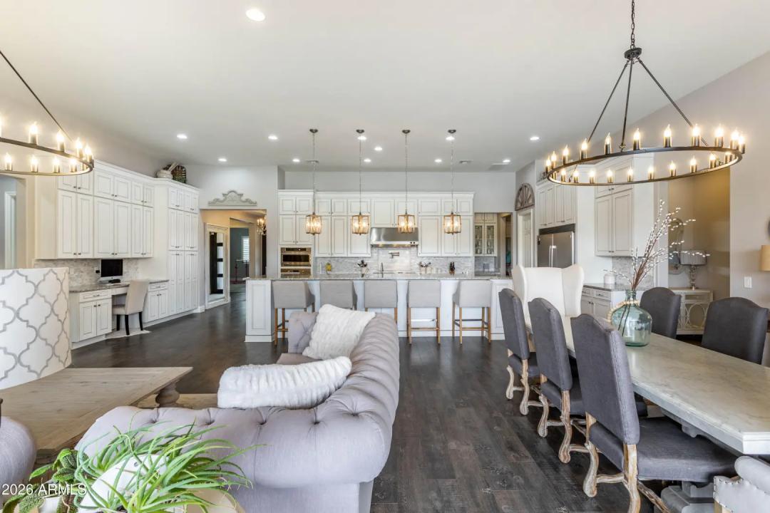 Real Estate Picture 17