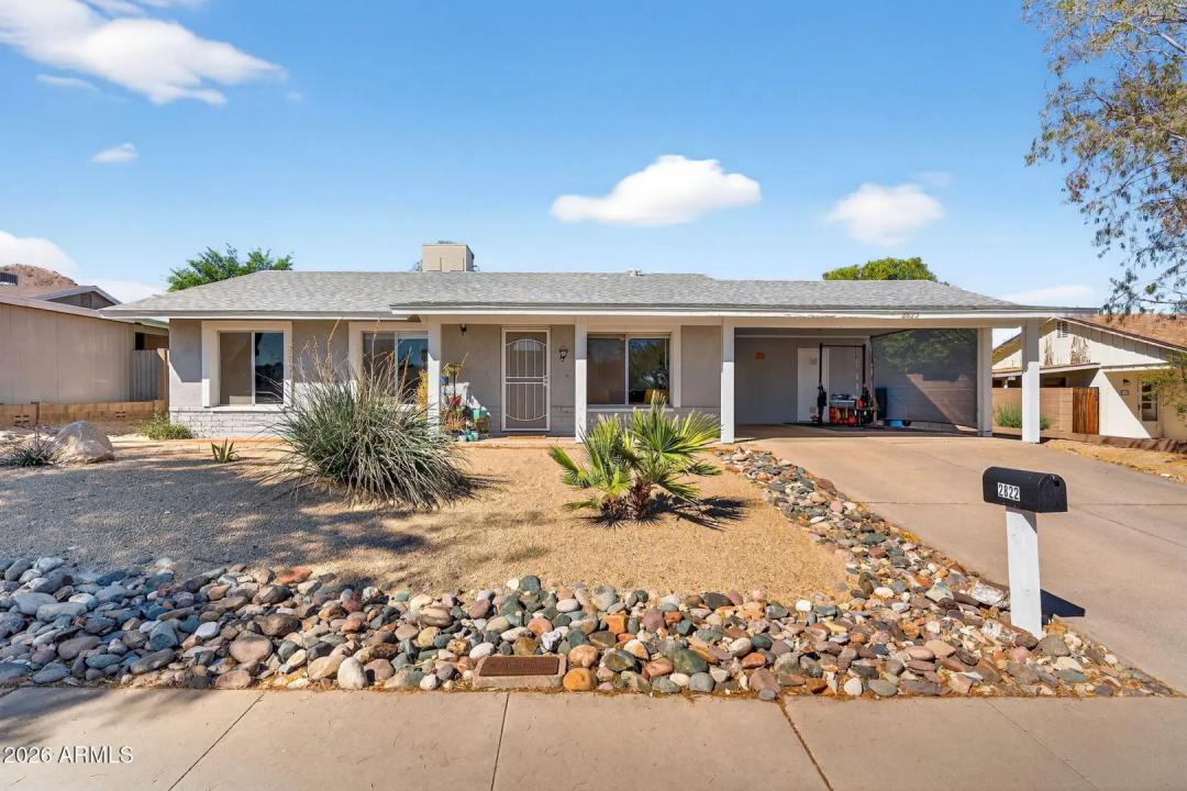 2822 E WILLOW Avenue Phoenix AZ 85032