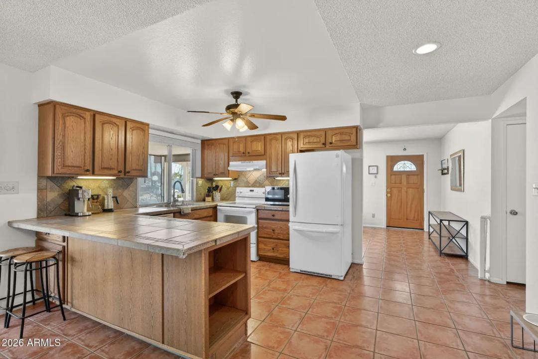 Real Estate Picture 6